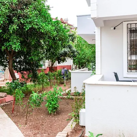 Private With Garden Near Beaches In 호텔 4*